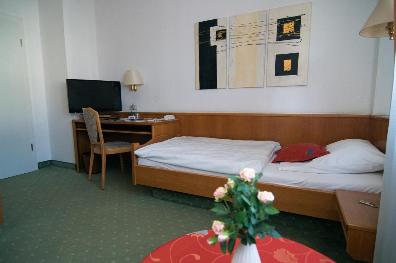 Hotel Garni Lehrertal Ulm Extérieur photo